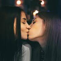 Avatar do grupo Mulheres que se beija na boca 😘